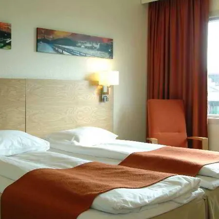 ホテル スカンディック コクスタッド 4*