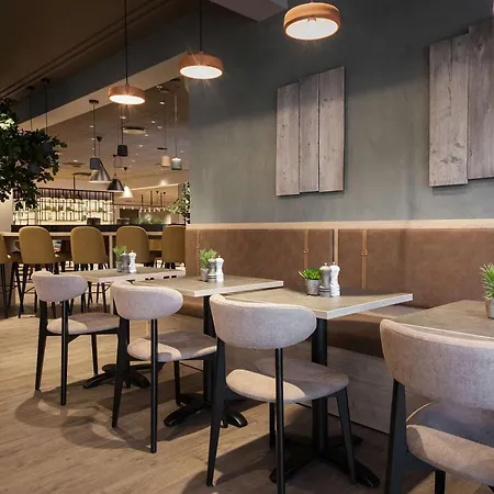 ホテル スカンディック コクスタッド 4*