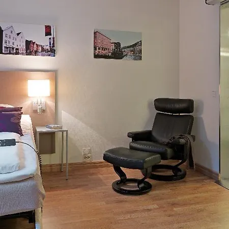 سكانك كوكستاد فندق 4*